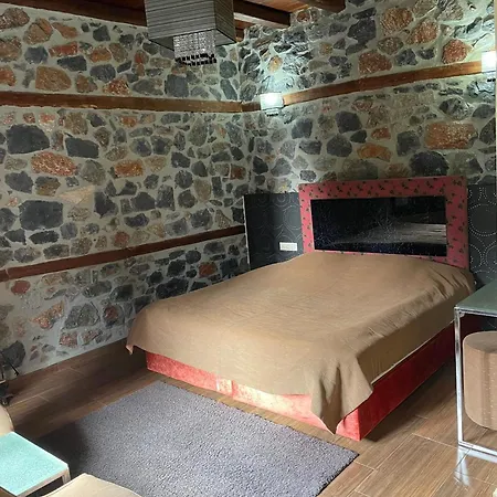 Hotel Gioras 2*