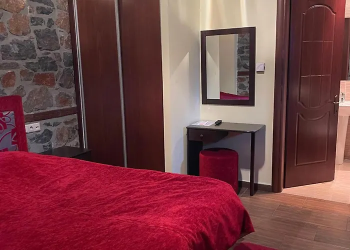 Gioras Hotel 2*