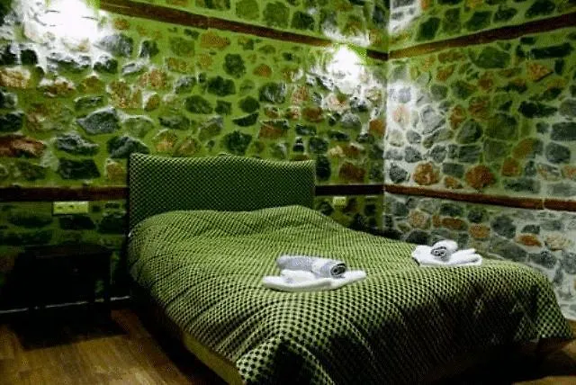 Gioras Hotel 2*